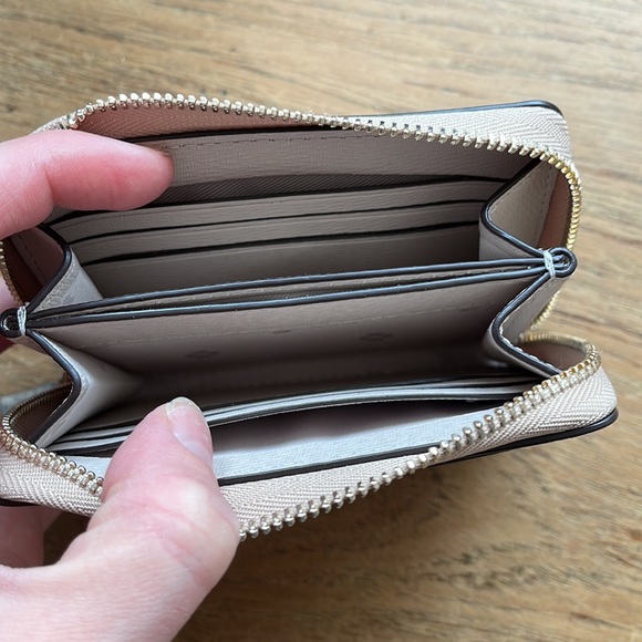 Rose gold zip-up Kate Spade Wallet - Picture 4 of 4